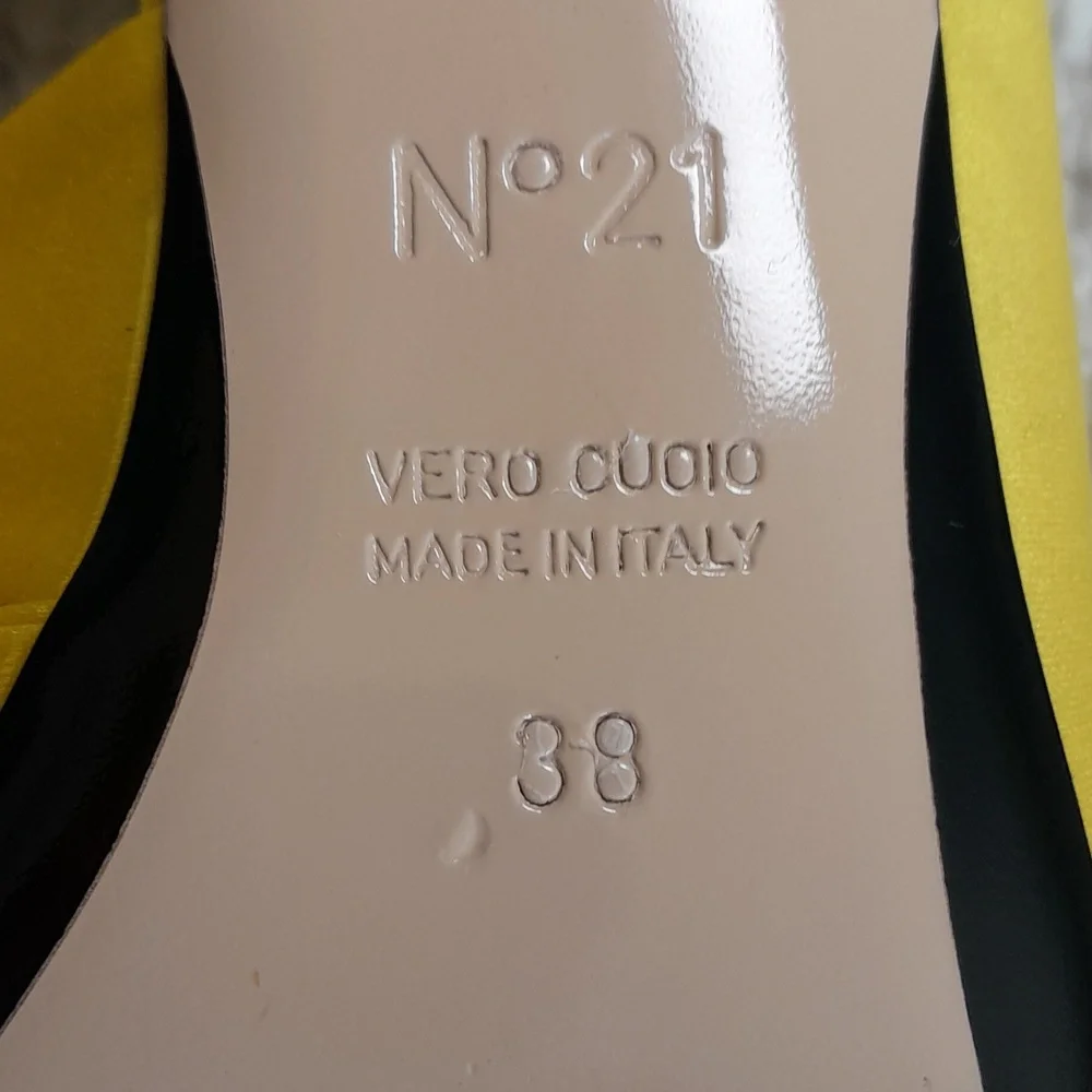 No 21 YELLOW SATIN Kitten Heels Size 7 - Picture 13 of 16